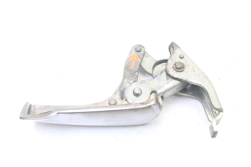 photo de DESCANSO DE PÉ TRASEIRO ESQUERDO PIAGGIO VESPA GRANTURISMO 125 (2003 - 2007) - Ampliação técnica