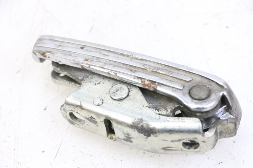 photo de DESCANSO DE PÉ TRASEIRO ESQUERDO PIAGGIO VESPA GRANTURISMO 200 (2004 - 2005) - Pontos de fixação
