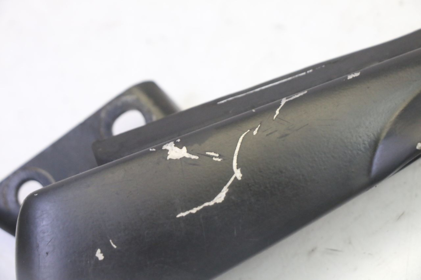 photo de DESCANSO DE PÉ TRASEIRO ESQUERDO GILERA RUNNER SP 50 (2009 - 2017) - Detalhe da peça