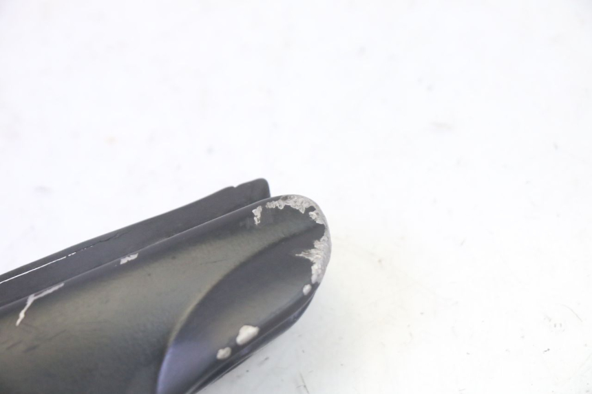 photo de DESCANSO DE PÉ TRASEIRO ESQUERDO GILERA RUNNER SP 50 (2009 - 2017) - Zoom do estado de desgaste