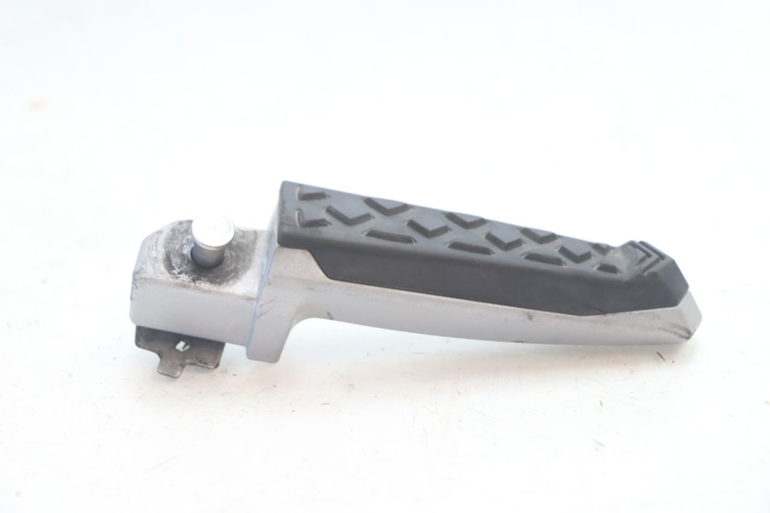 photo de DESCANSO DE PÉ TRASEIRO ESQUERDO CAN-AM SPYDER RS 1000 (2008 - 2012) - Detalhe da peça