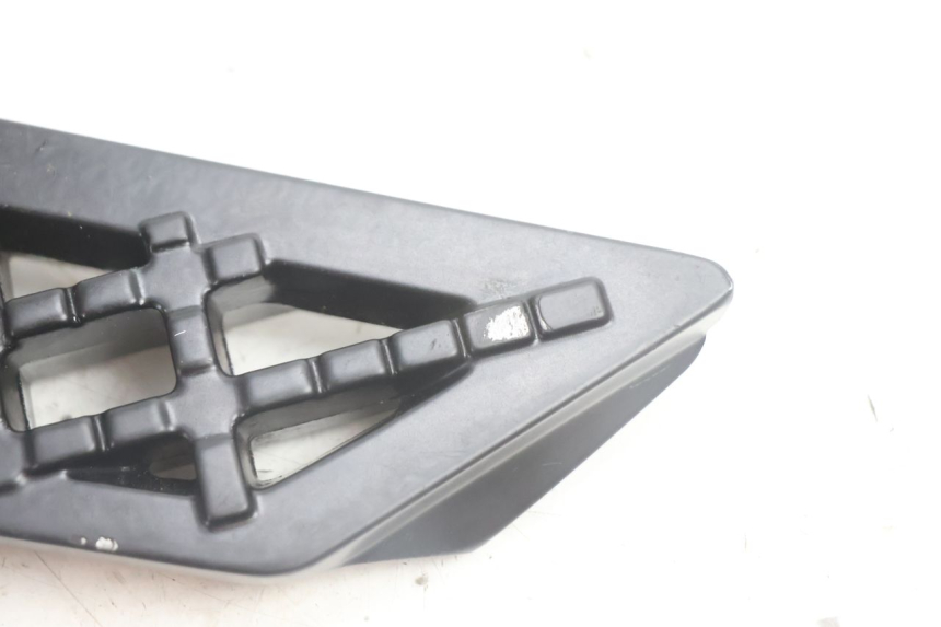 photo de DESCANSO DE PÉ TRASEIRO ESQUERDO PEUGEOT STREETZONE NAKED 2T 50 (2014 - 2018) - Detalhe da peça