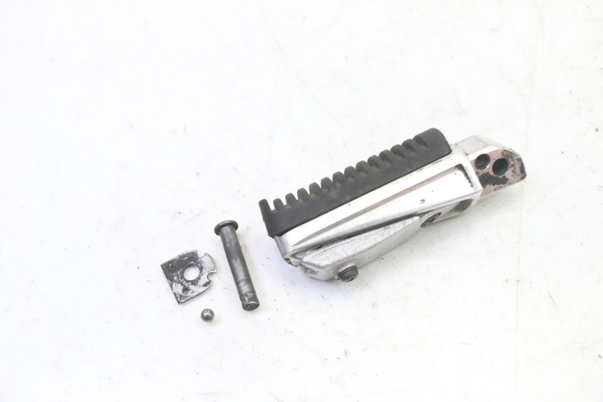 photo de DESCANSO DE PÉ TRASEIRO ESQUERDO YAMAHA XJ6 ABS 600 (2008 - 2016) - Ampliação técnica