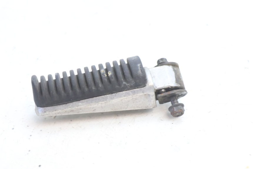 photo de DESCANSO DE PÉ TRASEIRO ESQUERDO YAMAHA XJR 1300 (1998 - 2002) - Detalhe da peça