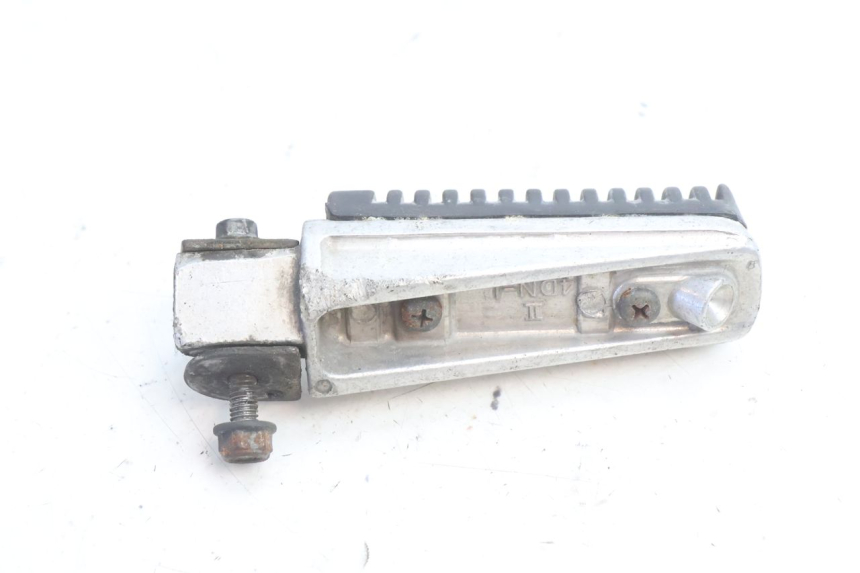 photo de DESCANSO DE PÉ TRASEIRO ESQUERDO YAMAHA XJR 1300 (1998 - 2002) - Ampliação técnica