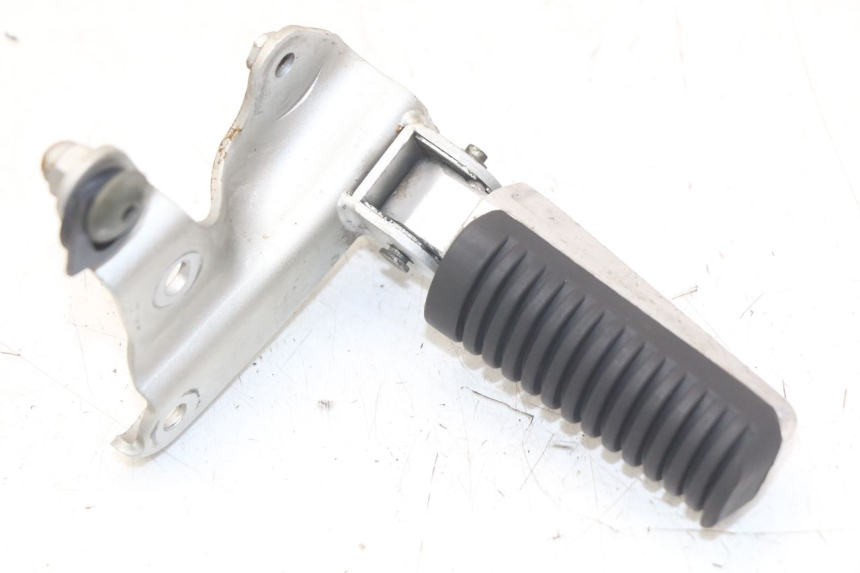 photo de DESCANSO DE PÉ TRASEIRO ESQUERDO YAMAHA XP T-MAX TMAX 500 (2004 - 2007) - Detalhe da peça