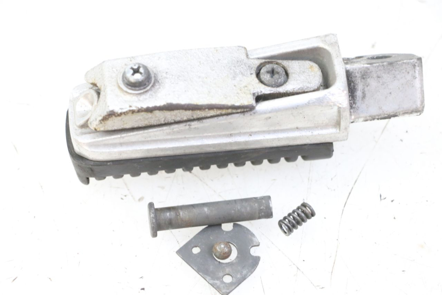 photo de DESCANSO DE PÉ TRASEIRO ESQUERDO YAMAHA XJ6 600 (2008 - 2016) - Detalhe da peça
