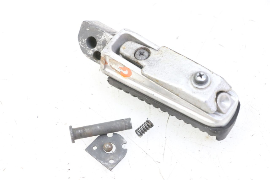 photo de DESCANSO DE PÉ TRASEIRO ESQUERDO YAMAHA XJ6 600 (2008 - 2016) - Zoom do estado de desgaste