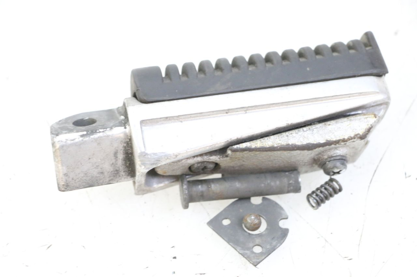 photo de DESCANSO DE PÉ TRASEIRO ESQUERDO YAMAHA XJ6 600 (2008 - 2016) - Outro ângulo de visão