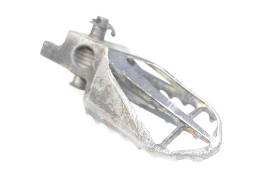 photo de DESCANSO DE PÉ DIANTEIRO DIREITO HONDA CRF CR-F 450 (2009 - 2012) - Detalhe da peça