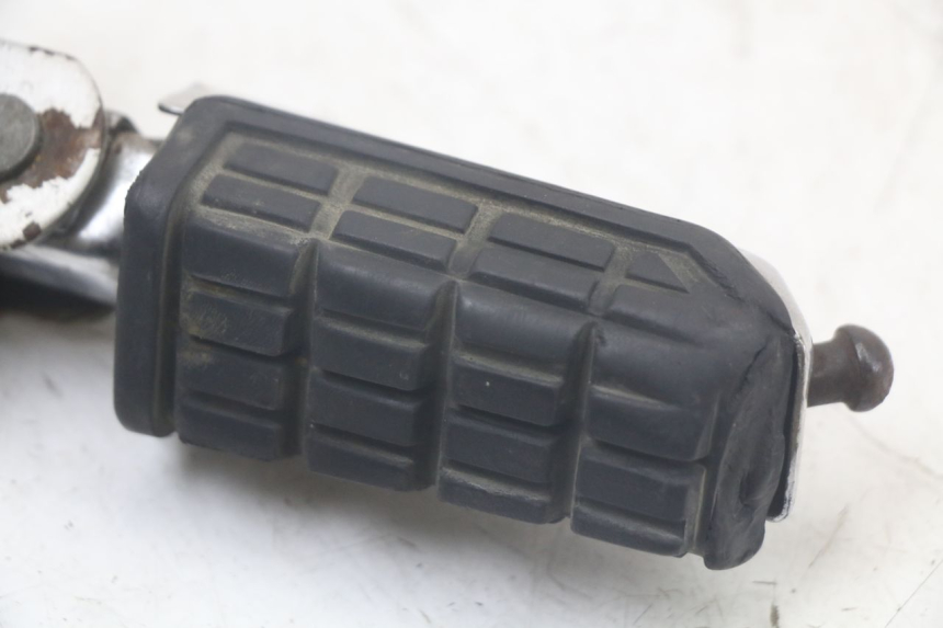 photo de DESCANSO DE PÉ DIANTEIRO DIREITO YAMAHA FJ 3CX 1200 (1986 - 1996) - Ampliação técnica