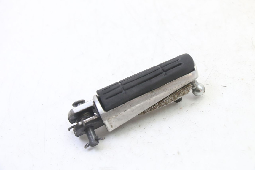 photo de DESCANSO DE PÉ DIANTEIRO DIREITO YAMAHA FJR ABS 1300 (2006 - 2012) - Detalhe da peça