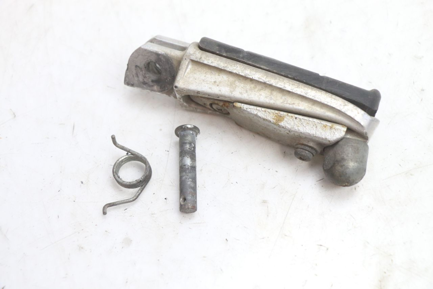 photo de DESCANSO DE PÉ DIANTEIRO DIREITO YAMAHA FJR 1300 (2001 - 2005) - Detalhe da peça