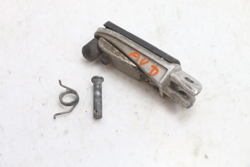 photo de DESCANSO DE PÉ DIANTEIRO DIREITO YAMAHA FJR 1300 (2001 - 2005) - Outro ângulo de visão