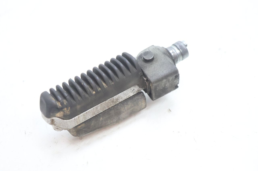 photo de DESCANSO DE PÉ DIANTEIRO DIREITO SUZUKI GSF N BANDIT 1200 (2001 - 2005) - Ampliação técnica