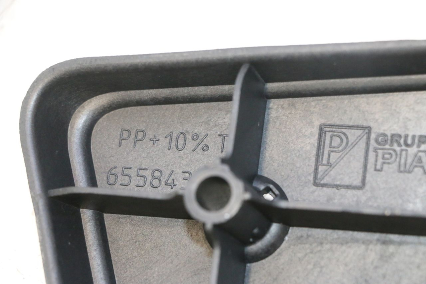photo de DESCANSO DE PÉ DIANTEIRO DIREITO PIAGGIO MP3 500 (2011 - 2015) - Detalhe da peça