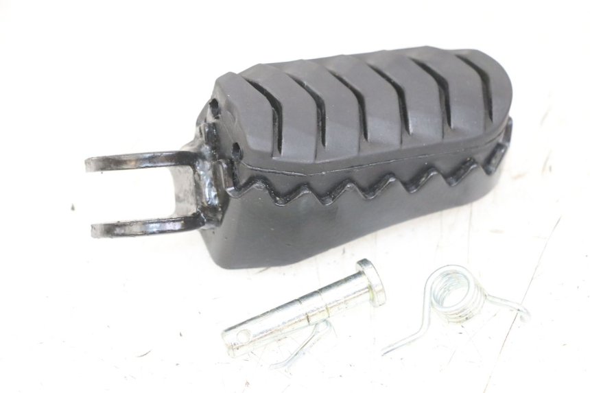 photo de DESCANSO DE PÉ DIANTEIRO DIREITO ROYAL ENFIELD SCRAM 411 (2022 - 2024) - Zoom do estado de desgaste