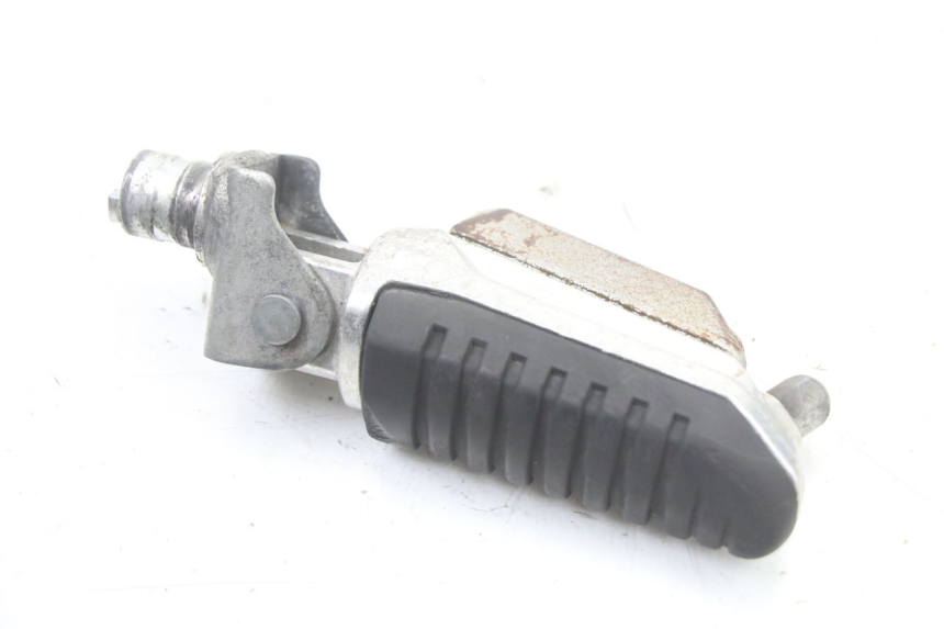 photo de DESCANSO DE PÉ DIANTEIRO DIREITO SUZUKI GSX F GSXF 650 (2007 - 2015) - Zoom do estado de desgaste