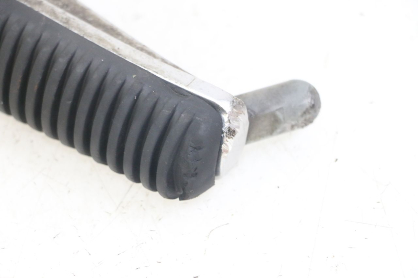 photo de DESCANSO DE PÉ DIANTEIRO DIREITO YAMAHA FZS FAZER 600 (2001 - 2003) - Estado da superfície