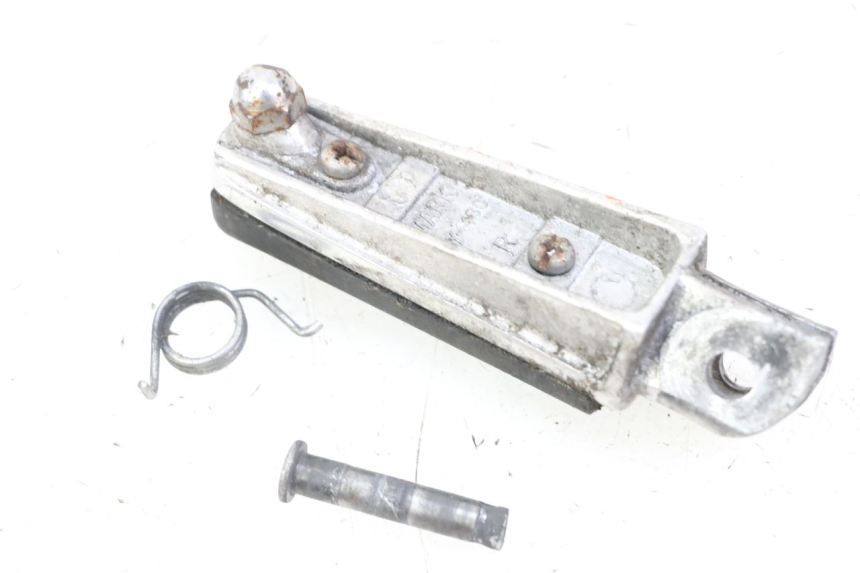 photo de DESCANSO DE PÉ DIANTEIRO DIREITO YAMAHA XJ6 600 (2008 - 2016) - Ampliação técnica