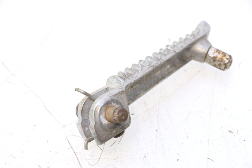 photo de DESCANSO DE PÉ DIANTEIRO DIREITO YAMAHA YZF R6 600 (2008 - 2009) - Zoom do estado de desgaste