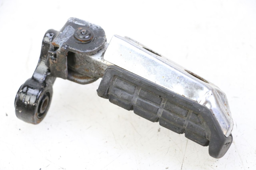 photo de DESCANSO DE PÉ DIANTEIRO ESQUERDO YAMAHA FJ 36Y 1100 (1984 - 1985) - Outro ângulo de visão