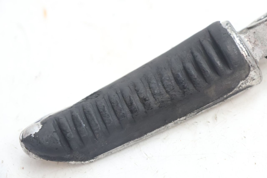 photo de DESCANSO DE PÉ DIANTEIRO ESQUERDO SUZUKI GSX F GSXF 750 (1988 - 1998) - Detalhe da peça