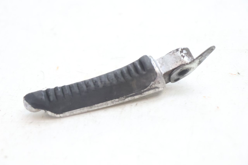 photo de DESCANSO DE PÉ DIANTEIRO ESQUERDO SUZUKI GSX F GSXF 750 (1988 - 1998) - Zoom do estado de desgaste