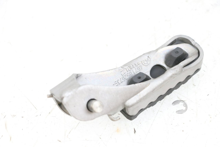 photo de DESCANSO DE PÉ DIANTEIRO ESQUERDO BMW R GS 1250 (2021 - 2024) - Ampliação técnica