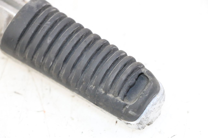 photo de DESCANSO DE PÉ DIANTEIRO ESQUERDO YAMAHA XJN DIVERSION 600 (2000 - 2003) - Pontos de fixação