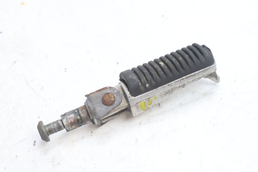 photo de DESCANSO DE PÉ DIANTEIRO ESQUERDO YAMAHA XJR 1300 (1998 - 2002) - Zoom do estado de desgaste