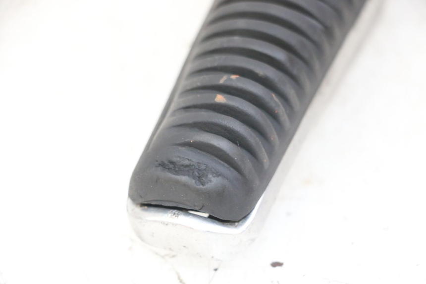 photo de DESCANSO DE PÉ DIANTEIRO ESQUERDO YAMAHA FZS FAZER 600 (2001 - 2003) - Pontos de fixação