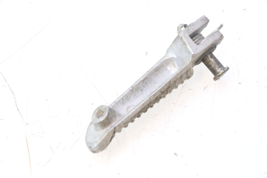 photo de DESCANSO DE PÉ DIANTEIRO ESQUERDO YAMAHA YZF R6 600 (2008 - 2009) - Outro ângulo de visão