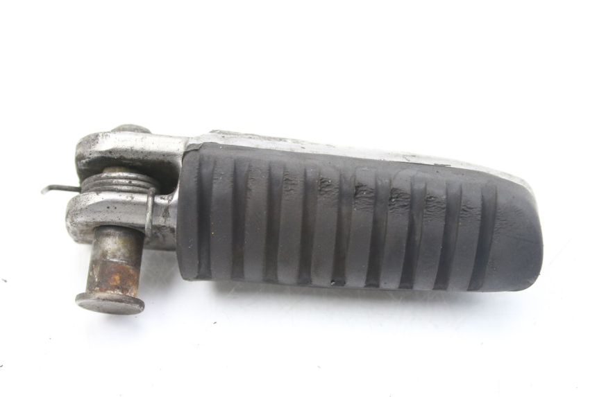 photo de DESCANSO DE PÉ DIANTEIRO ESQUERDO KAWASAKI ZR7 ZR-7 S 750 (1999 - 2004) - Detalhe da peça
