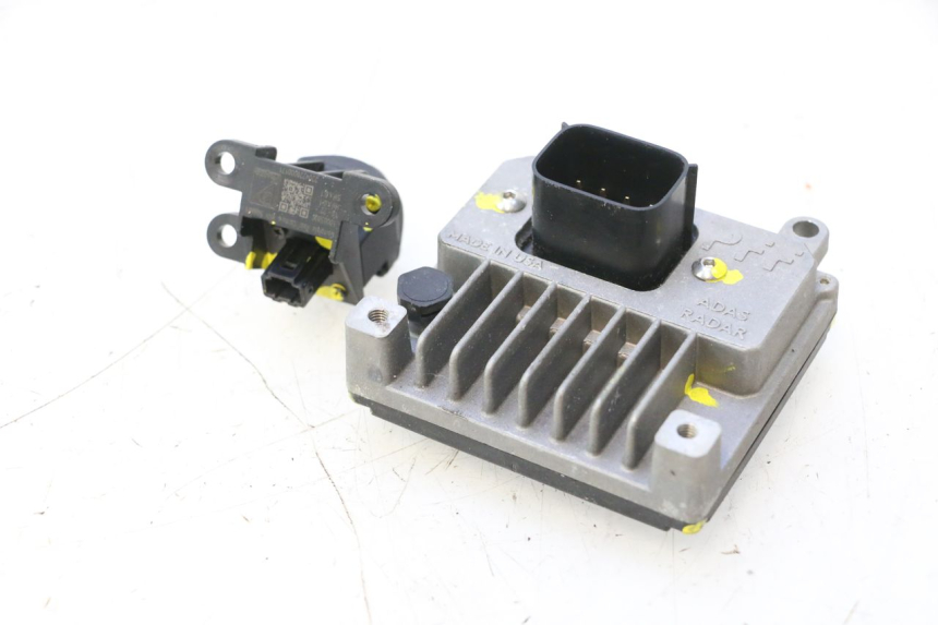 photo de CÂMERA DE RÉ PIAGGIO MP3 HPE 530 (2022 - 2026) - Zoom do estado de desgaste