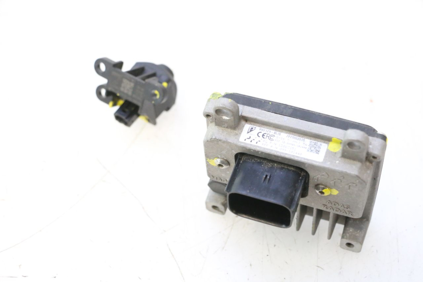 photo de CÂMERA DE RÉ PIAGGIO MP3 HPE 530 (2022 - 2026) - Outro ângulo de visão