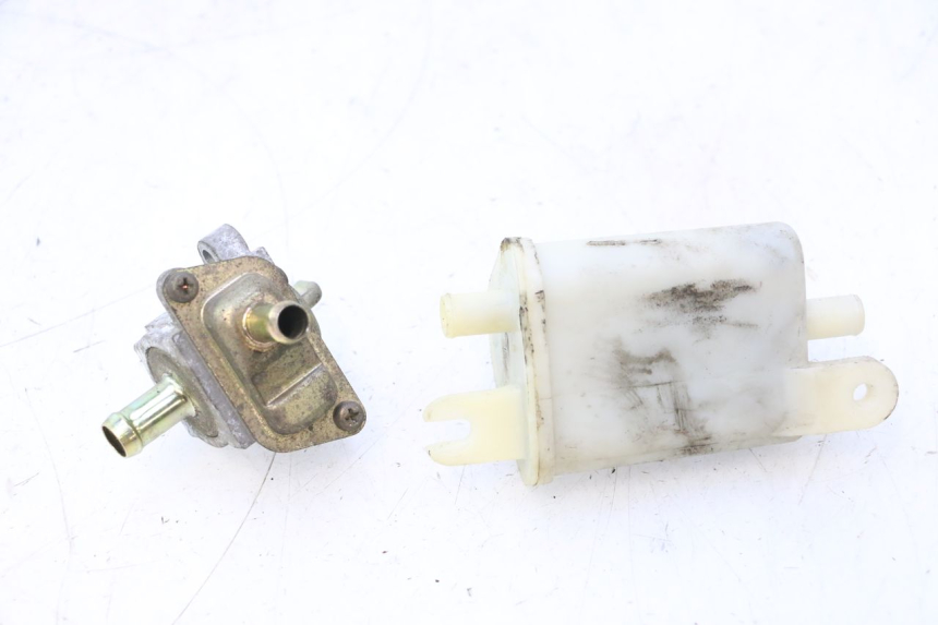 photo de CANISTER YAMAHA YP MAJESTY 125 (2002 - 2006) - Vista principal