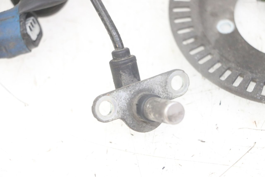 photo de SENSOR ABS TRASEIRO HONDA FORZA ABS 300 (2013 - 2017) - Outro ângulo de visão