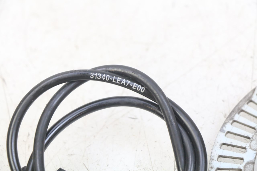 photo de SENSOR ABS DIANTEIRO KYMCO DOWNTOWN ABS 125 (2015 - 2017) - Detalhe da peça