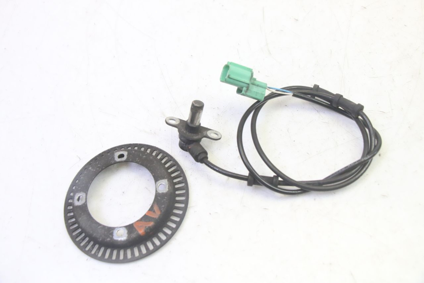 photo de SENSOR ABS DIANTEIRO HONDA FES S-WING SWING ABS 125 (2007 - 2015) - Outro ângulo de visão