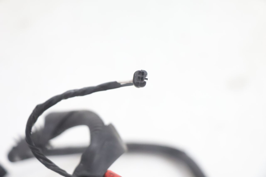photo de SENSOR ABS DIANTEIRO PIAGGIO MP3 HPE 530 (2022 - 2026) - Marcações e referências
