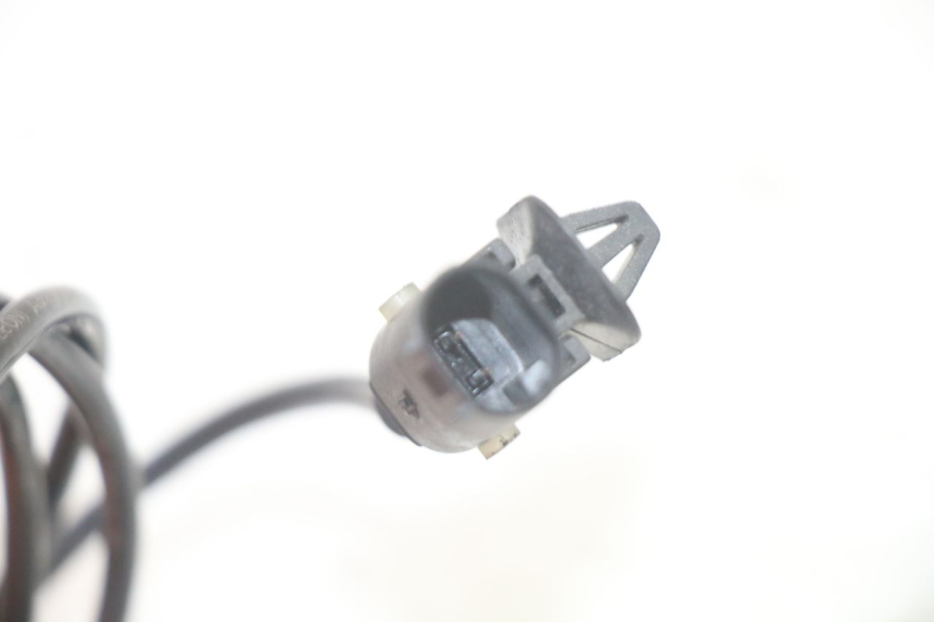 photo de SENSOR ABS DIANTEIRO PIAGGIO MP3 500 (2016 - 2018) - Detalhes característicos
