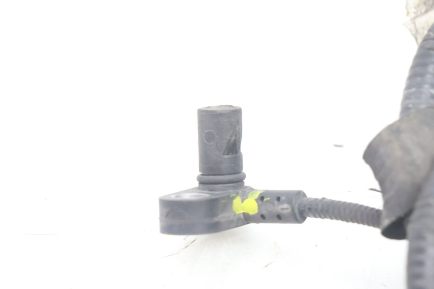 photo de SENSOR ABS DIANTEIRO PIAGGIO MP3 500 (2016 - 2018) - Detalhes característicos