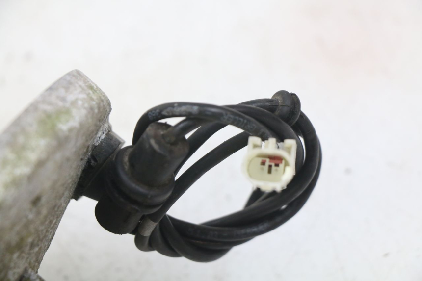 photo de SENSOR ABS DIANTEIRO PEUGEOT SATELIS COMPRESSOR K15 125 (2006 - 2009) - Zoom do estado de desgaste