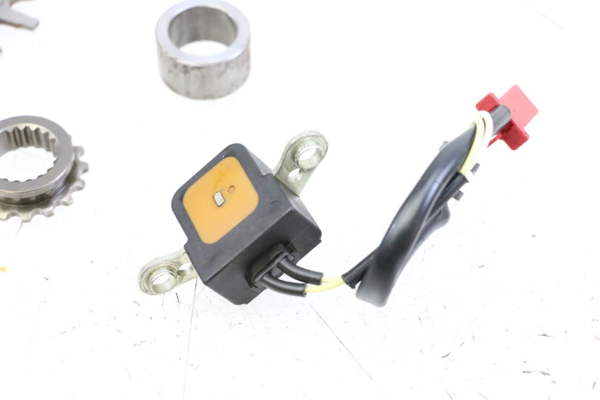 photo de SENSOR DE IGNIÇÃO HONDA FJS SILVER WING SILVERWING 400 (2005 - 2008) - Zoom do estado de desgaste