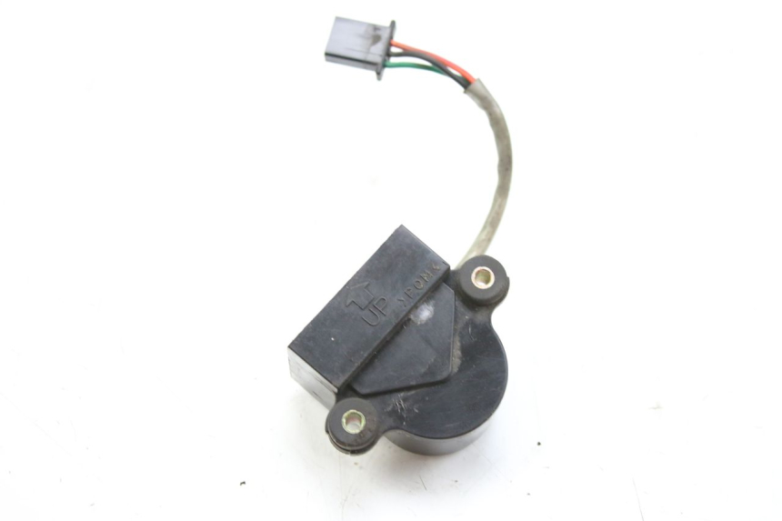 photo de SENSOR DE QUEDA HONDA FES PANTHEON 125 (2003 - 2007) - Outro ângulo de visão
