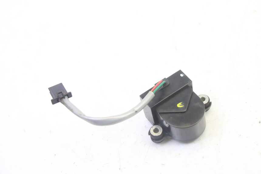 photo de SENSOR DE QUEDA HONDA FES S-WING SWING ABS 125 (2007 - 2015) - Zoom do estado de desgaste