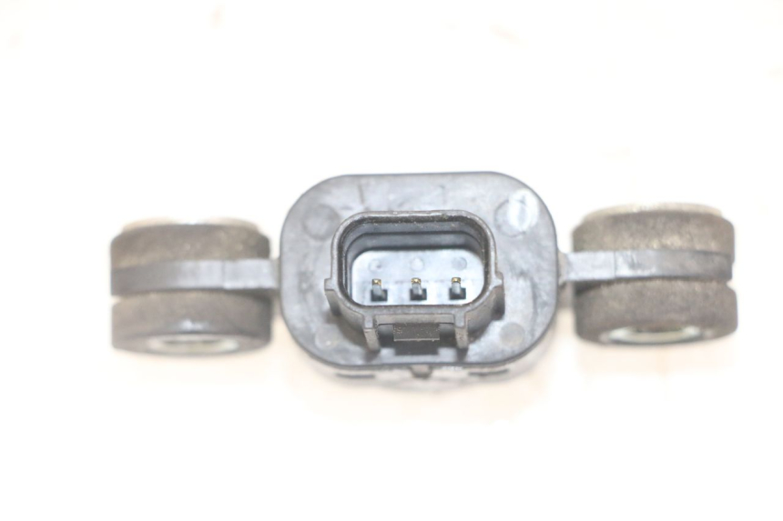 photo de SENSOR DE QUEDA HONDA FORZA ABS 300 (2013 - 2017) - Zoom do estado de desgaste