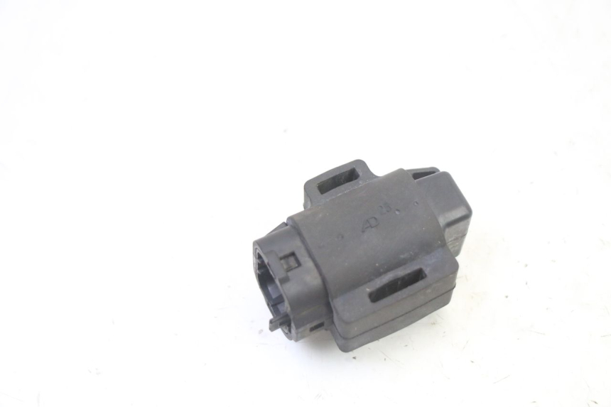 photo de SENSOR DE QUEDA SUZUKI GSR 750 (2011 - 2017) - Outro ângulo de visão