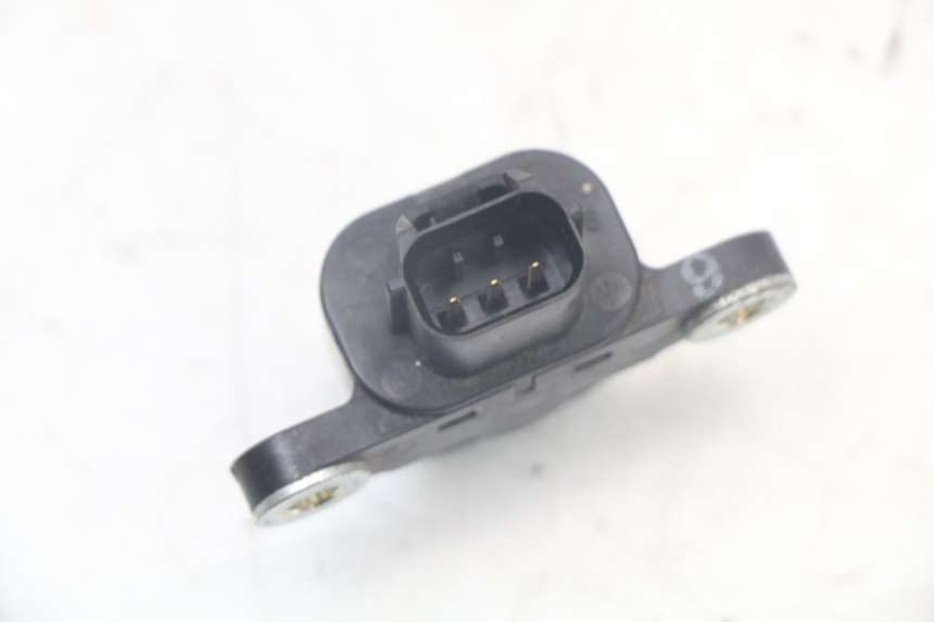 photo de SENSOR DE QUEDA KAWASAKI VERSYS ABS 650 (2015 - 2018) - Zoom do estado de desgaste